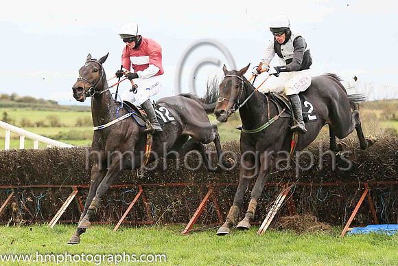 05th COOTHILL and Derek O'Connor ( 2 ,Antrim (H)- BLACK  WHITE QTD; black  white hlvd sleeves; white cap ) Trainer: Colin S. McKeever,, Owner : W.W. Dennison
