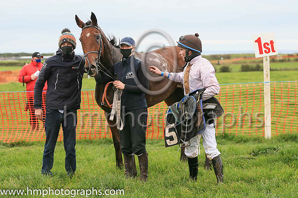 01st BRAYHILL and M J Sweeney ( 5 , PINK,brown panel; pink sleeves; brown cap ) Trainer: Graham McKeever,, Owner : Graham McKeever