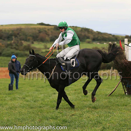 01st TEMPLEBREDIN and P A King ( 10 , EMERALD GREEN,white seams; emerald green sleeves; emerald green cap,white stars ) Trainer: Sam Curling,, Owner : Mary Teresa O'Brien