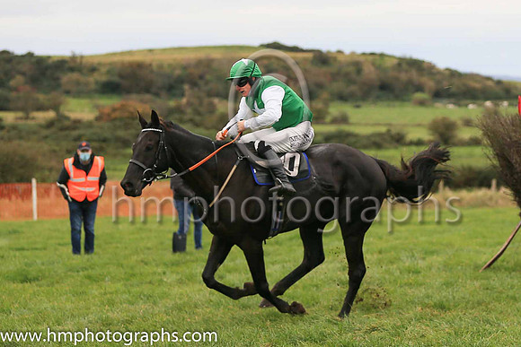 01st TEMPLEBREDIN and P A King ( 10 , EMERALD GREEN,white seams; emerald green sleeves; emerald green cap,white stars ) Trainer: Sam Curling,, Owner : Mary Teresa O'Brien