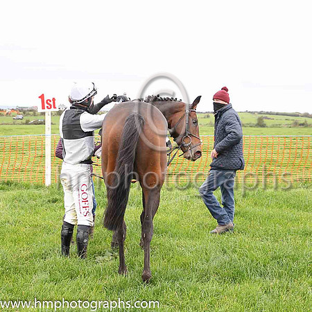 01st GORTMILLISH (FR) and Derek O'Connor ( 4 ,Antrim (H)- BLACK  WHITE QTD; black  white hlvd sleeves; white cap ) Trainer: Colin S. McKeever,, Owner : W.W. Dennison