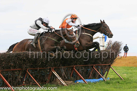 01st GORTMILLISH (FR) and Derek O'Connor ( 4 ,Antrim (H)- BLACK  WHITE QTD; black  white hlvd sleeves; white cap ) Trainer: Colin S. McKeever,, Owner : W.W. Dennison