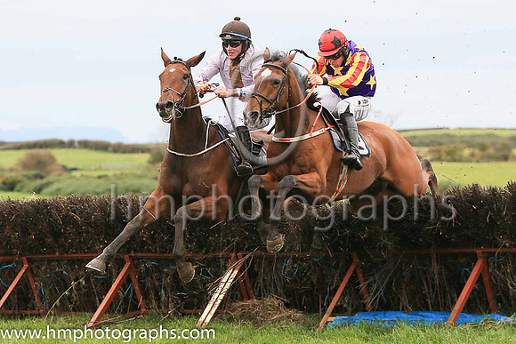 01st BRAYHILL and M J Sweeney ( 5 , PINK,brown panel; pink sleeves; brown cap ) Trainer: Graham McKeever,, Owner : Graham McKeever