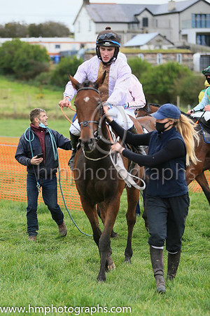 01st BRAYHILL and M J Sweeney ( 5 , PINK,brown panel; pink sleeves; brown cap ) Trainer: Graham McKeever,, Owner : Graham McKeever
