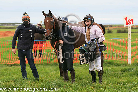 01st BRAYHILL and M J Sweeney ( 5 , PINK,brown panel; pink sleeves; brown cap ) Trainer: Graham McKeever,, Owner : Graham McKeever