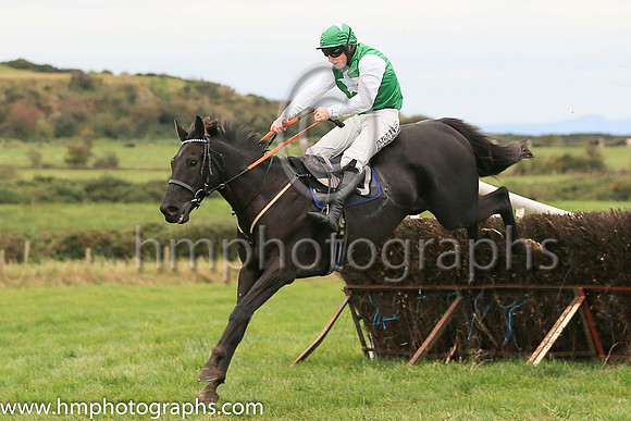 01st TEMPLEBREDIN and P A King ( 10 , EMERALD GREEN,white seams; emerald green sleeves; emerald green cap,white stars ) Trainer: Sam Curling,, Owner : Mary Teresa O'Brien