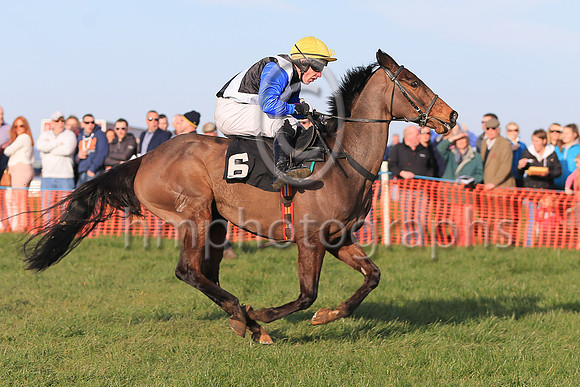 01st ROSSAMILAN and l O'Carroll ( 6 , BLACK,white cross belts; blue sleeves; yellow cap ) Trainer: Paul McAleese , Owner : Laura McAleese