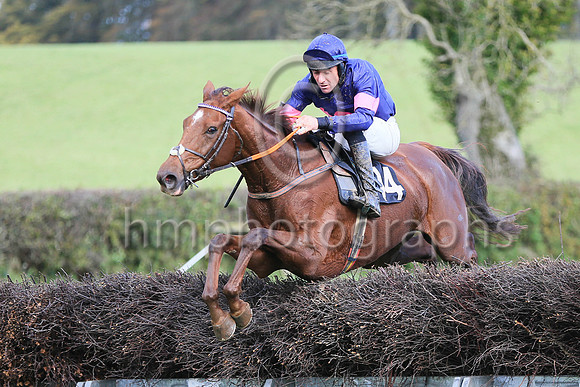 01st THE MEAN QUEEN and J J O'Neill ( 14 , DARK BLUE,pink triple diamond; dark blue sleeves,pink armlet; dark blue cap ) Trainer: Mary E. Doyle,, Owner : Rodman Moorhead