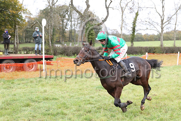 01st MISS US O and Derek O'Connor ( 9 , EMERALD GREEN,red hoop; emerald green  red hooped sleeves; emerald green cap,red star ) Trainer: B.R. Hamilton , Owner : Olivia Mary O'Reilly