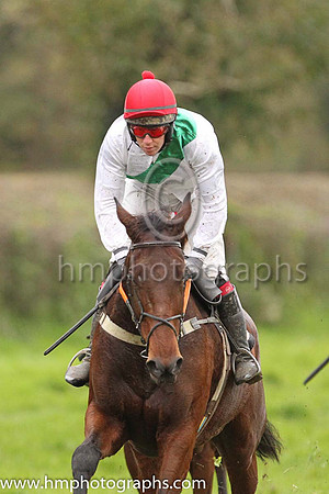 01st MR MANTILLA and S E O'Rourke ( 12 , WHITE,green sash; white sleeves; red cap ) Trainer: Vincent Devereux , Owner : James Devereux