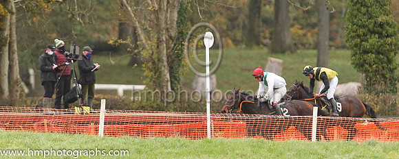 01st MR MANTILLA and S E O'Rourke ( 12 , WHITE,green sash; white sleeves; red cap ) Trainer: Vincent Devereux , Owner : James Devereux