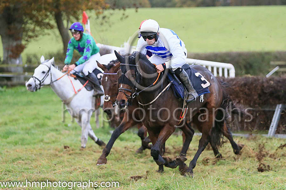 AIRDRIGH and R James ( 3 , WHITE  ROYAL BLUE HOOPS; white sleeves; white cap ) Trainer: William Ross Crawford , Owner : Robert McKnight