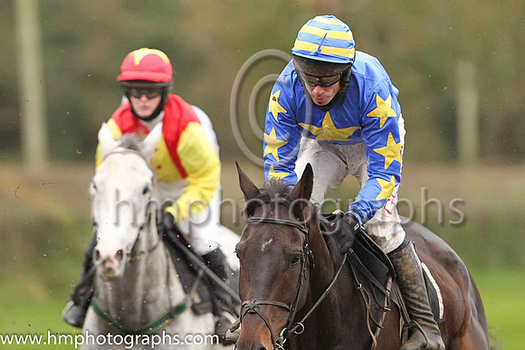 BIG LEG UP and Derek O'Connor ( 1 , ROYAL BLUE,yellow star; royal blue sleeves,yellow stars; royal blue  yellow hooped cap ) Trainer: J.G. Cosgrave , Owner : Ian W. Moore