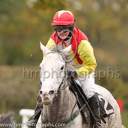CHARIOT WARRIOR and Ms Z McMullan ( 2 ,Antrim (H)- RED,yellow panel; yellow sleeves; red cap,yellow star ) Trainer: Robert Brown Kerr , Owner : James Brown Kerr