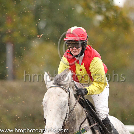 CHARIOT WARRIOR and Ms Z McMullan ( 2 ,Antrim (H)- RED,yellow panel; yellow sleeves; red cap,yellow star ) Trainer: Robert Brown Kerr , Owner : James Brown Kerr