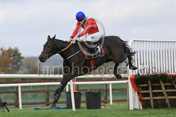 01st Quilixiosand J W Kennedy ( 1 , red, white cross sash ) Trainer - G Elliott , Owner - Cheveley Park Stud