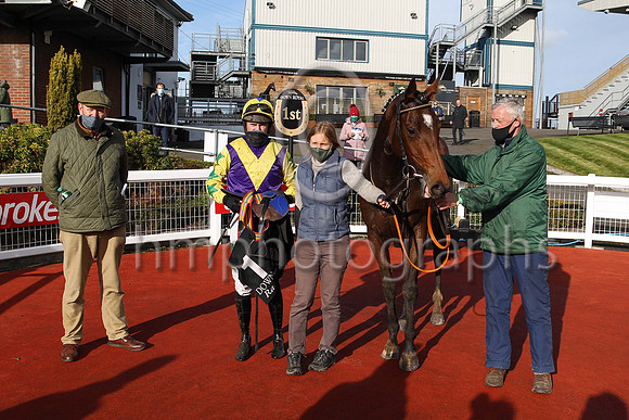 01st Skyaceand J S McGarvey ( 1 , purple, yellow chevron ) Trainer - J J Hanlon , Owner - Birdinthehand Syndicate