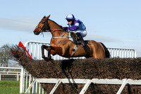 01st Samurai Cracker  and R Deegan5 ( 6 , dark blue  and light blue qtrs ) Trainer - Caroline Mccaldin , Owner - Alan McCaldin