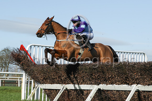 01st Samurai Cracker  and R Deegan5 ( 6 , dark blue  and light blue qtrs ) Trainer - Caroline Mccaldin , Owner - Alan McCaldin