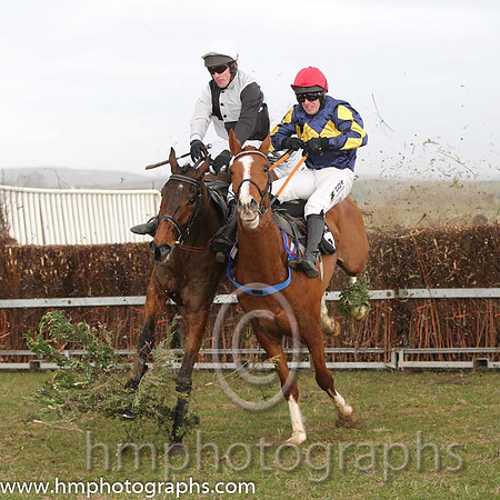 07th UR Ballycross ( 2 )  Derek O'Connor - Trainer: Colin S McKeever - black  white qtrd   and  01st Bidasse ( 6 )  B O'Neill - Trainer: Colin Bowe - green, red and green stripes sleeves