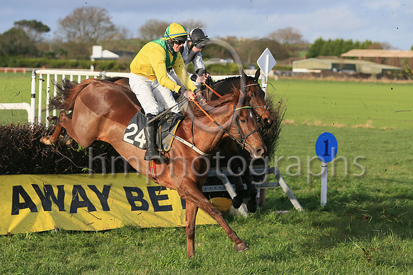 01st CARRIG SAM and B Lawless ( 24 , YELLOW,green chevron; yellow sleeves; yellow  green qtd cap ) Trainer: Peter Croke,, Owner : Maurice Sheehy