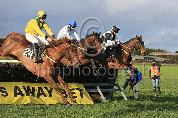 01st CARRIG SAM and B Lawless ( 24 , YELLOW,green chevron; yellow sleeves; yellow  green qtd cap ) Trainer: Peter Croke,, Owner : Maurice Sheehy