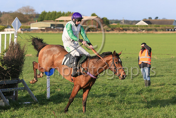 1 KATES HILL and D G Lavery ( 11 , WHITE; green sleeves; purple cap ) Trainer: Patrick Eugene Turley,, Owner : Patrick J. Smyth