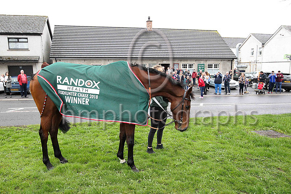 Balnaslow and groom Sophie Bell in from of Teewdies Bar and Bistro in Parkgate - FT8E3372