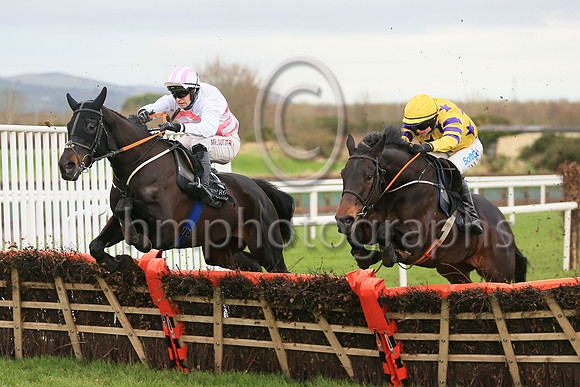 01st Feelgood Island and S F O'Keeffe ( 5 , yellow, blue stars ) Trainer - Miss E Doyle , Owner - Mrs R Rath
