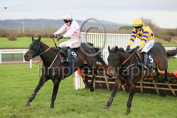 02nd Vintage Prosseco and J M Moore ( 9 , white, pink chevrons ) Trainer - G P Cromwell , Owner - Liquid Lunch Partnership
