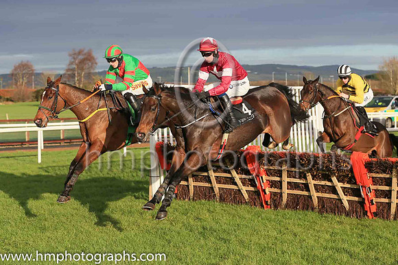 01st Battle Of Actium and D Meyler ( 4 , maroon, white star ) Trainer - J P O'Brien , Owner - Gigginstown House Stud
