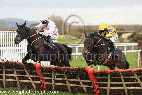 01st Feelgood Island and S F O'Keeffe ( 5 , yellow, blue stars ) Trainer - Miss E Doyle , Owner - Mrs R Rath