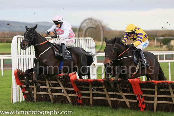 02nd Vintage Prosseco and J M Moore ( 9 , white, pink chevrons ) Trainer - G P Cromwell , Owner - Liquid Lunch Partnership