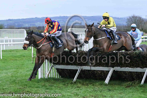 01st Billaway and Mr P W Mullins ( 2 , yelloow, black horse ) Trainer - W P Mullins , Owner - J Turner