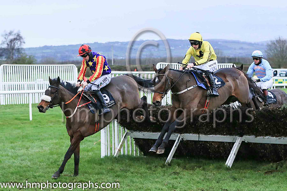 01st Billaway and Mr P W Mullins ( 2 , yelloow, black horse ) Trainer - W P Mullins , Owner - J Turner