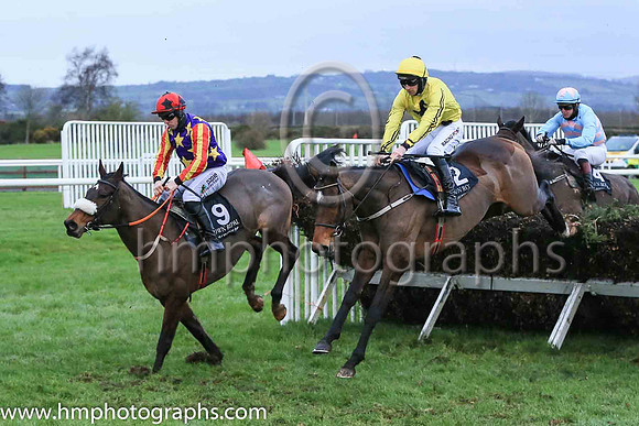 01st Billaway and Mr P W Mullins ( 2 , yelloow, black horse ) Trainer - W P Mullins , Owner - J Turner