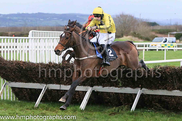 01st Billaway and Mr P W Mullins ( 2 , yellow, black horse ) Trainer - W P Mullins , Owner - J Turner