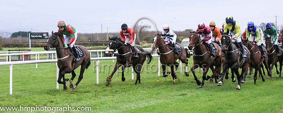 01st Dixie Flyer and Mr B G Crawford ( 11 , green, red braces ) Trainer - S R B Crawford , Owner - Martin Baker