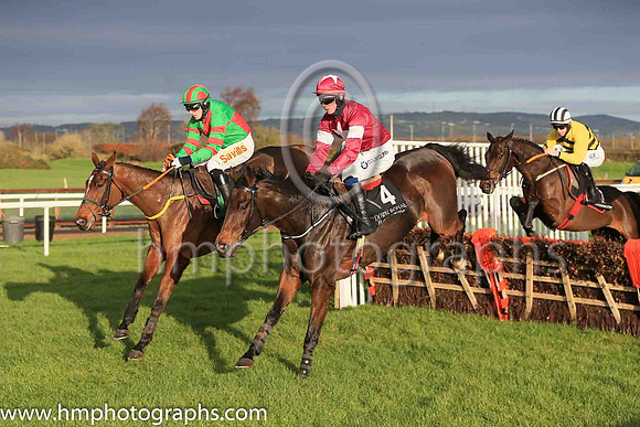 01st Battle Of Actium and D Meyler ( 4 , maroon, white star ) Trainer - J P O'Brien , Owner - Gigginstown House Stud