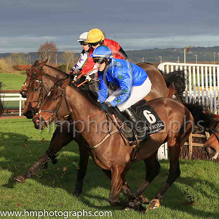 07th I Don't Get It and Dylan Johnston?7 ( 6 , black, beige cross ) Trainer - N McCluskey , Owner - Neill McCluskey