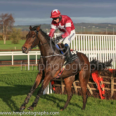 01st Battle Of Actium and D Meyler ( 4 , maroon, white star ) Trainer - J P O'Brien , Owner - Gigginstown House Stud