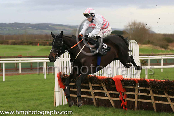 02nd Vintage Prosseco and J M Moore ( 9 , white, pink chevrons ) Trainer - G P Cromwell , Owner - Liquid Lunch Partnership