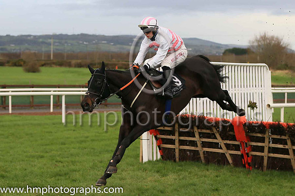02nd Vintage Prosseco and J M Moore ( 9 , white, pink chevrons ) Trainer - G P Cromwell , Owner - Liquid Lunch Partnership