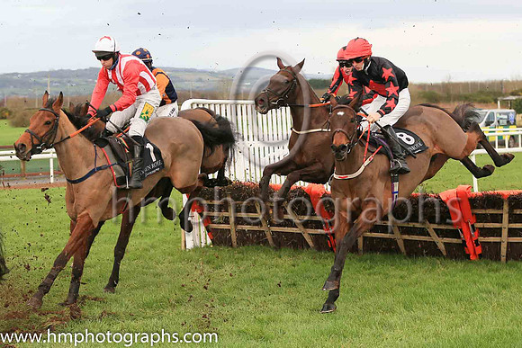 10th Ruhm Und Ehr ?and Mr C Abernethy ( 8 , black, red diamond ) Trainer - Paul Traynor , Owner - Miss K McNeilly
