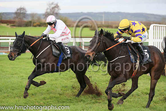 02nd Vintage Prosseco and J M Moore ( 9 , white, pink chevrons ) Trainer - G P Cromwell , Owner - Liquid Lunch Partnership