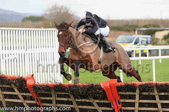 07th I Don't Get It and Dylan Johnston?7 ( 6 , black, beige cross ) Trainer - N McCluskey , Owner - Neill McCluskey