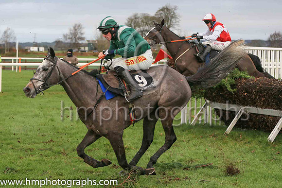 06th Whereyounow and S W Flanagan ( 9 , green, grey epaulettes ) Trainer - R Sweeney , Owner - Mrs J B Sweeney