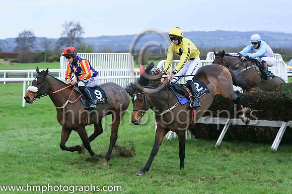 01st Billaway and Mr P W Mullins ( 2 , yelloow, black horse ) Trainer - W P Mullins , Owner - J Turner