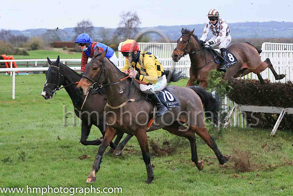 09th Walshestown and Mr J C Barry ( 8 , black and white diamonds ) Trainer - A A Howard , Owner - Claire Berry