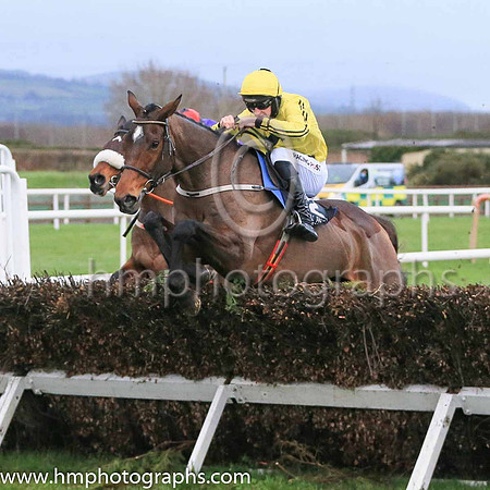 01st Billaway and Mr P W Mullins ( 2 , yellow, black horse ) Trainer - W P Mullins , Owner - J Turner